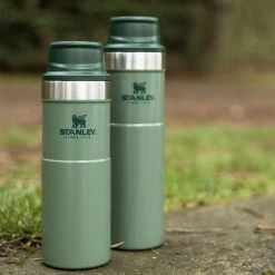 Stanley Classic Trigger Action Travel Mug 20oz 22 Stanley Classic Trigger Action Travel Mug 20oz -Astral Shop HAMGN D3 6